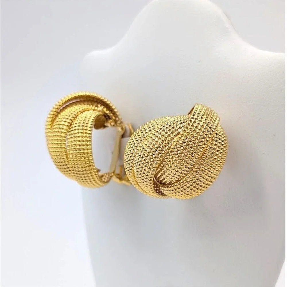 VTG Norma Jean Gold Tone‎ Earrings 3D Knot Caviar Textured Clip-on Chunky 80s